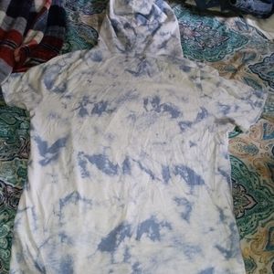 Blue tye dye hooded tee